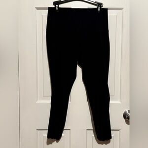 EUC - Lululemon Wunder Under HR Scallop Full-on Luxtreme Crop 23”